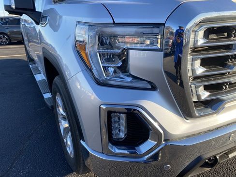 Used 2019 GMC Sierra 1500 SLT image 3