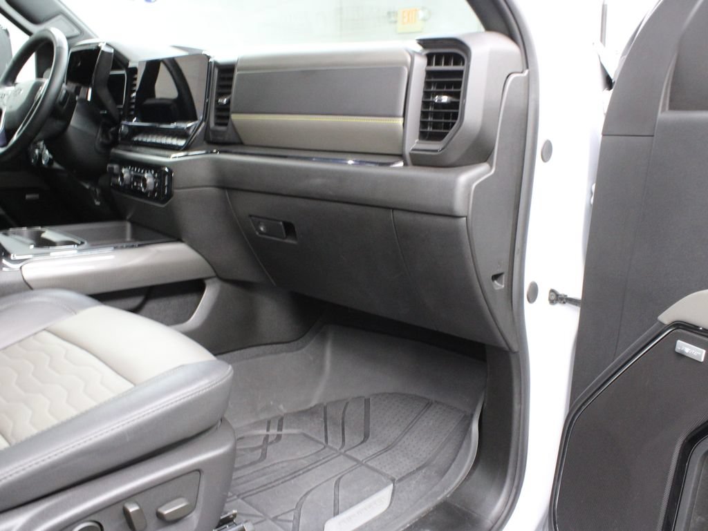 Used 2025 Chevrolet Silverado 2500 ZR2 w/ Technology Package AWD/4WD image 42
