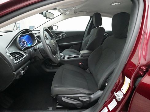 Used 2016 Chrysler 200 Limited image 7