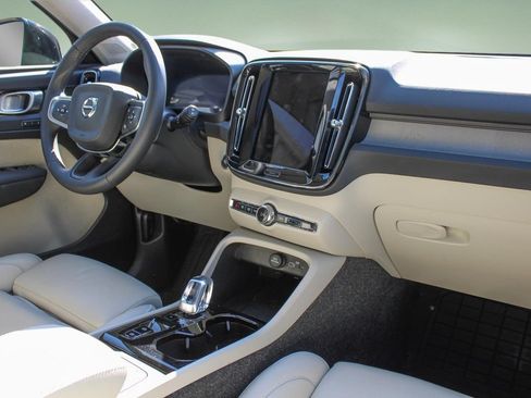 Used 2025 Volvo XC40 B5 Ultra w/ Protection Package Premier AWD/4WD image 21