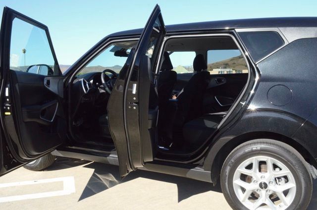 Used 2025 Kia Soul LX w/ LX Technology Package FWD image 42