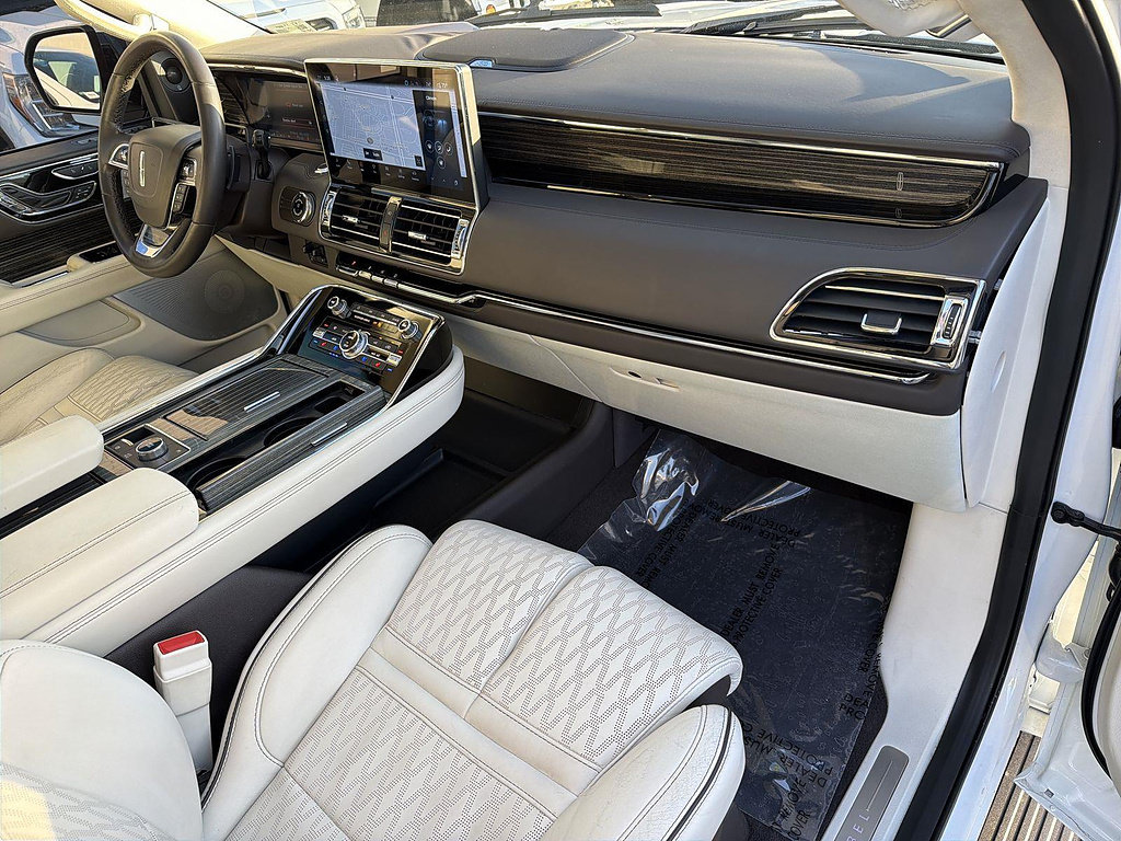 Used 2023 Lincoln Navigator L Black Label AWD/4WD image 29