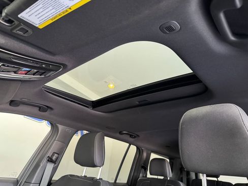 Used 2025 Jeep Grand Cherokee L Laredo image 19