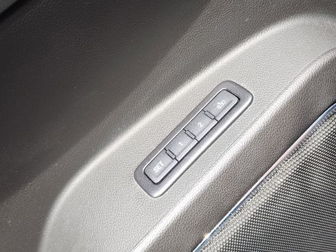 Used 2018 GMC Yukon XL SLT w/ Premium Edition image 26