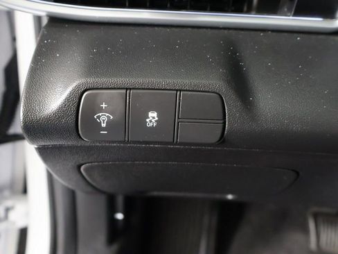 Used 2025 Hyundai Elantra Limited FWD image 36