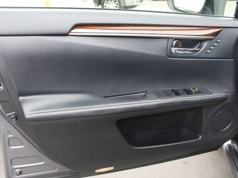 Used 2015 Lexus ES 350 w/ Luxury Package image 14