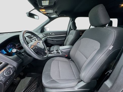 Used 2019 Ford Explorer XLT w/ Equipment Group 201A image 13