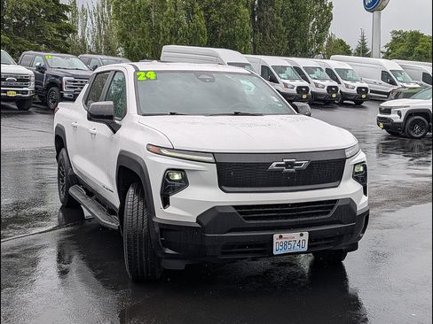 Used 2024 Chevrolet Silverado EV W/T AWD/4WD image 3