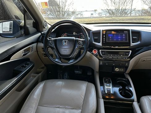 Used 2016 Honda Pilot Touring image 25
