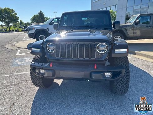 Used 2025 Jeep Wrangler Unlimited Rubicon AWD/4WD image 9