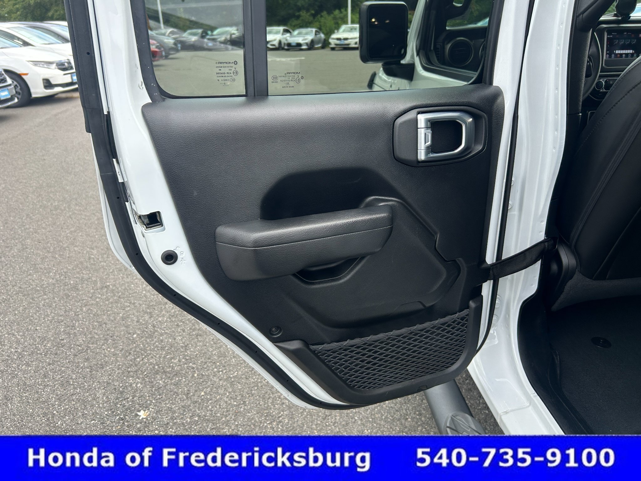 Used 2023 Jeep Gladiator Sport AWD/4WD image 11