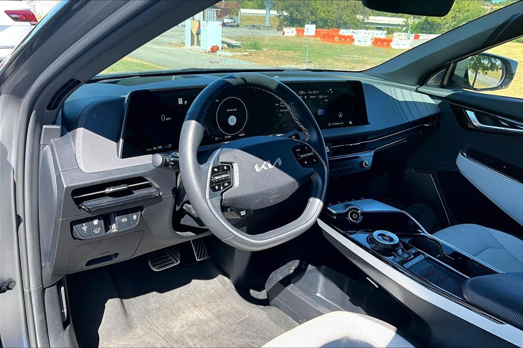 Used 2022 Kia EV6 GT-Line w/ GT-Line White Seat Package AWD/4WD image 5
