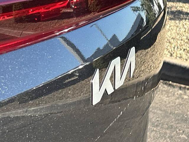 Used 2026 Kia Carnival FWD image 26