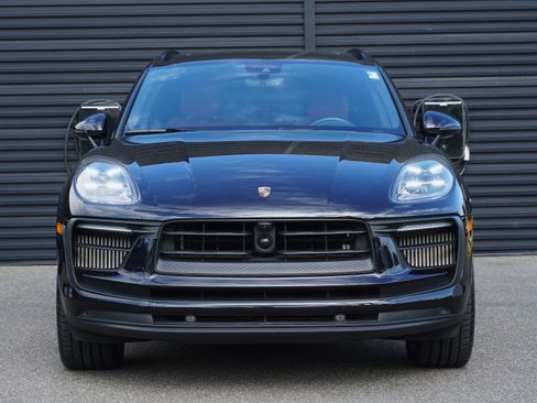 Certified 2023 Porsche Macan S AWD/4WD image 16