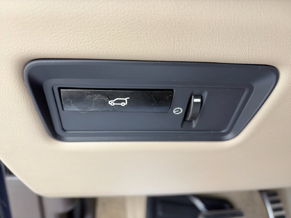 Used 2014 Land Rover Range Rover Supercharged AWD/4WD image 23
