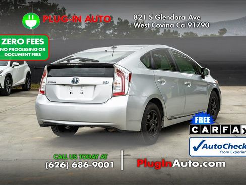 Used 2012 Toyota Prius Three w/ Solar Roof Pkg FWD image 4