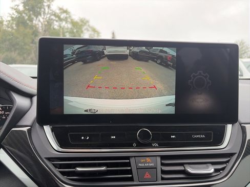 Used 2024 Nissan Altima 2.5 SR w/ SR Premium Package image 18