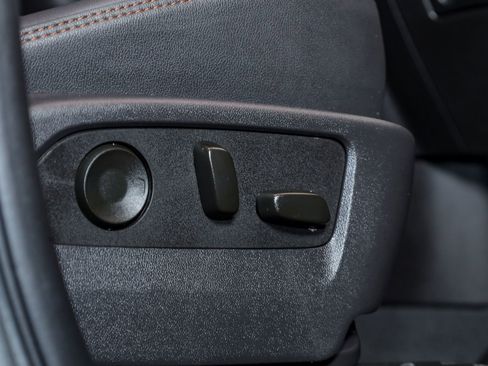 Used 2025 GMC Sierra 3500 AT4 w/ AT4 Premium Plus Package image 26