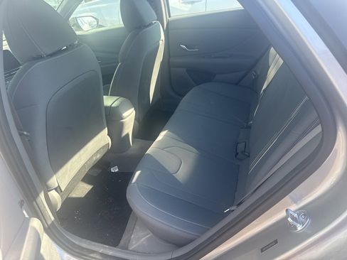 Used 2023 Hyundai Elantra SEL w/ Convenience Package image 5