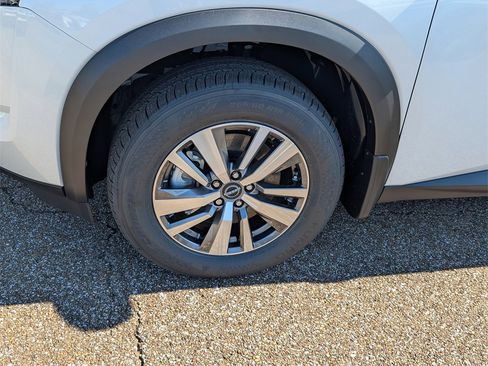 New 2025 Nissan Pathfinder SL image 25