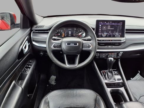 Used 2023 Jeep Compass Limited image 4