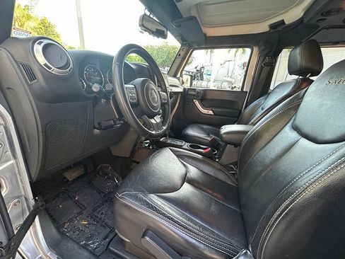Used 2016 Jeep Wrangler Sahara w/ Connectivity Group AWD/4WD image 16