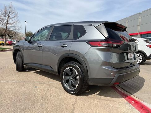 Used 2025 Nissan Rogue SV image 8