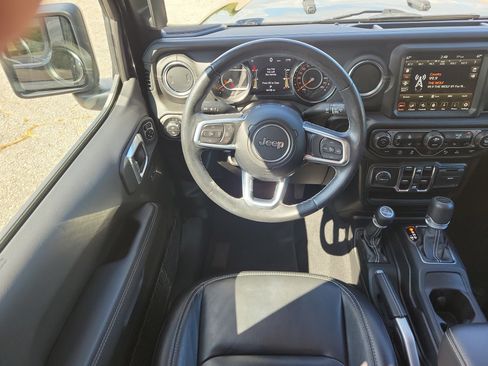 Used 2021 Jeep Gladiator Overland w/ Popular Equipment Package AWD/4WD image 19