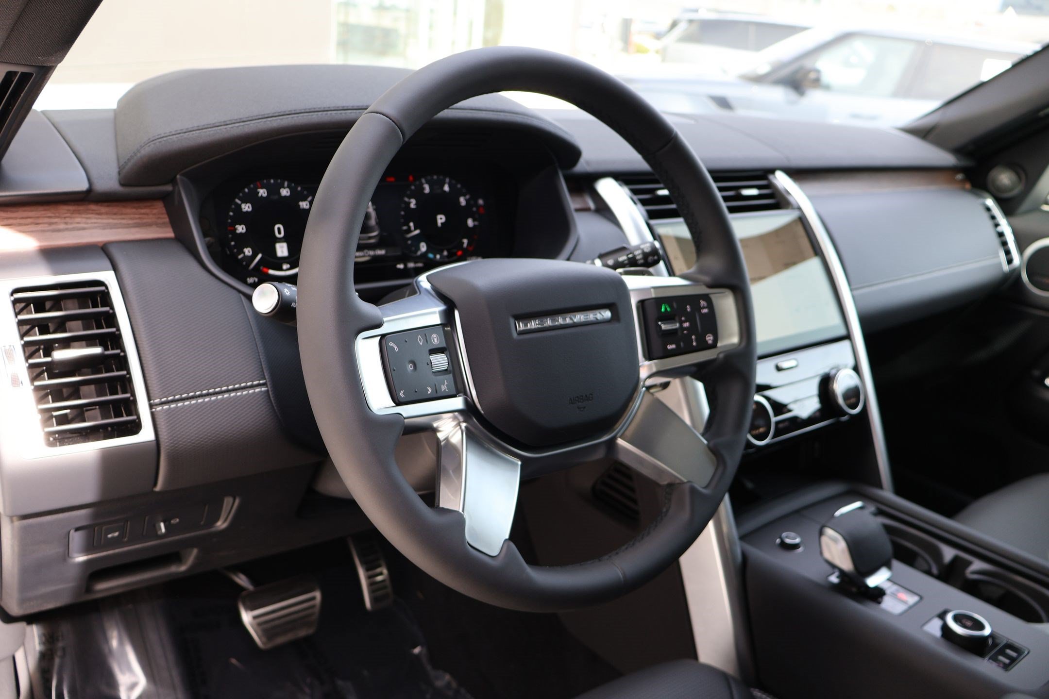 New 2026 Land Rover Discovery Dynamic SE AWD/4WD image 12