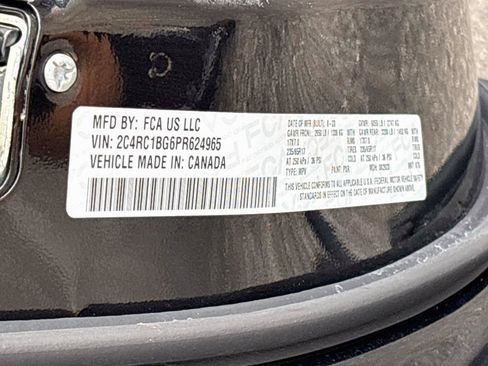 Used 2023 Chrysler Pacifica Touring-L FWD image 32