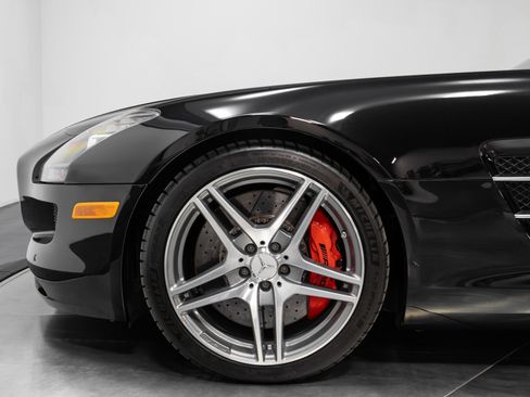 Used 2012 Mercedes-Benz SLS AMG Roadster image 28