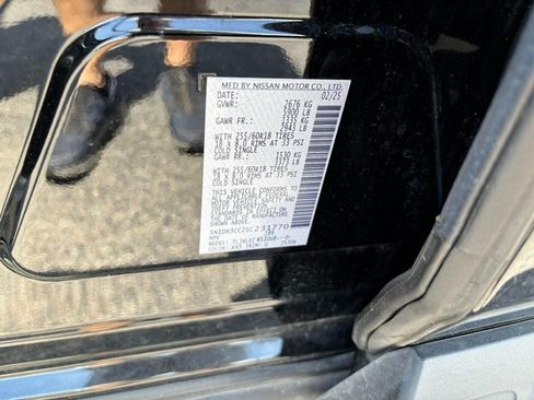 Used 2025 Nissan Pathfinder SL AWD/4WD image 17
