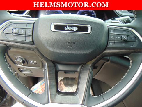 Certified 2024 Jeep Grand Cherokee L Limited AWD/4WD image 22