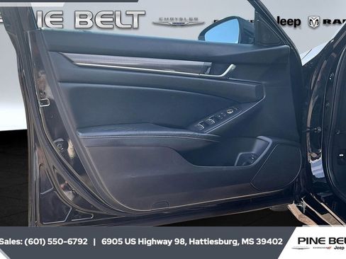 Used 2018 Honda Accord Sport image 17