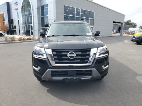 Used 2023 Nissan Armada SV image 5