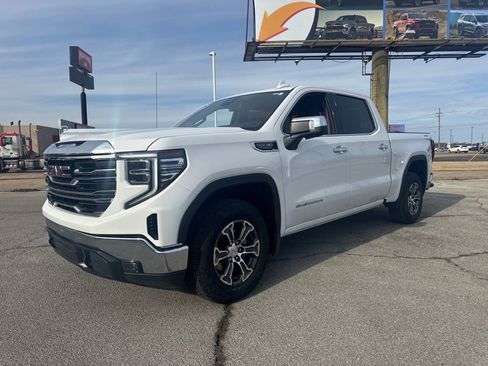 Used 2024 GMC Sierra 1500 SLT image 2