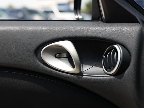 Used 2014 Nissan 370Z Coupe RWD image 35