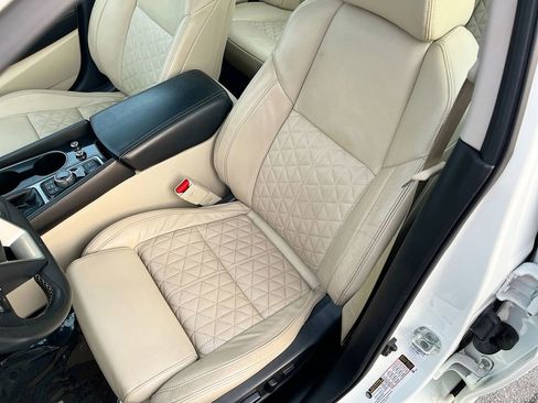 Used 2022 Nissan Maxima Platinum w/ Sport Mat Group FWD image 22