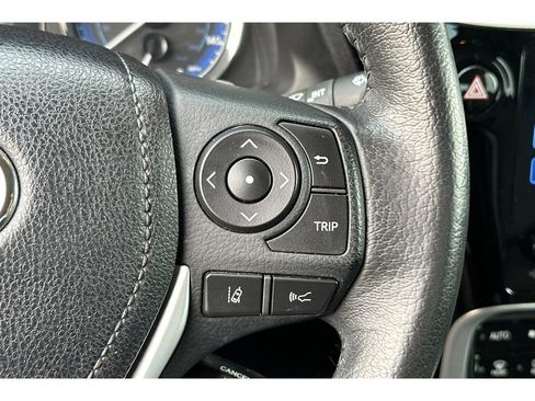Used 2017 Toyota Corolla SE w/ SE Premium Package FWD image 26