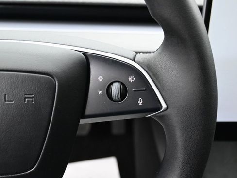 Used 2025 Tesla Model 3 Long Range image 40