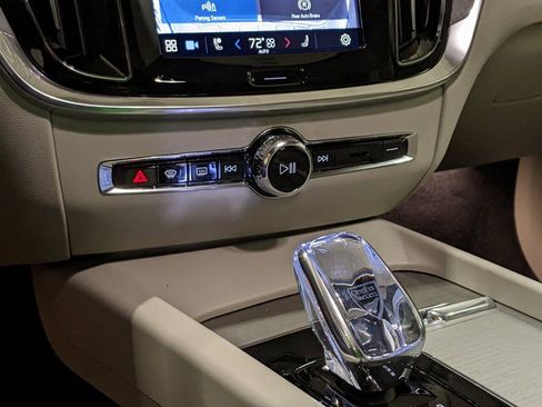 New 2025 Volvo V60 B5 Cross Country Ultra w/ Protection Package Premier image 18