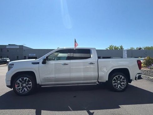 Used 2023 GMC Sierra 1500 Denali w/ Denali Reserve Package AWD/4WD image 4