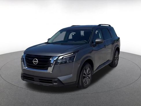 Used 2025 Nissan Pathfinder SV AWD/4WD image 7