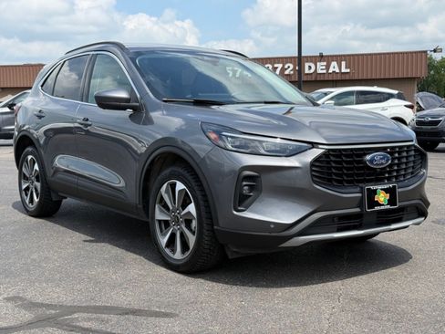Used 2024 Ford Escape Platinum AWD/4WD image 2