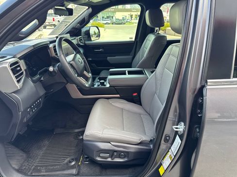 Used 2025 Toyota Tundra Limited AWD/4WD image 9