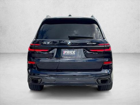 Used 2025 BMW X7 xDrive40i w/ M Sport Package AWD/4WD image 3