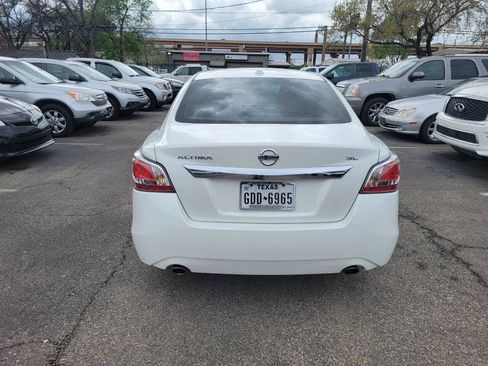 Used 2015 Nissan Altima 2.5 SL w/ Technology Package FWD image 6