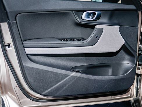 Used 2023 Polestar Polestar 2 w/ Pilot Pack image 20