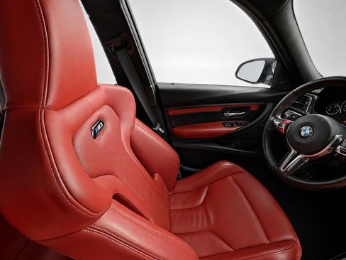 Used 2018 BMW M3 RWD image 16