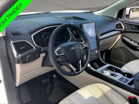 Used 2021 Ford Edge Titanium w/ Equipment Group 301A FWD image 16